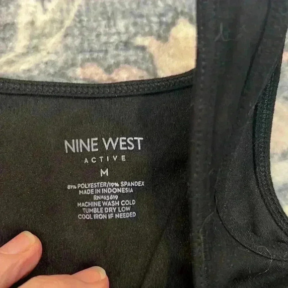 Women’s size small/ medium sports bra bundle. In good condition! - Picture 14 of 15